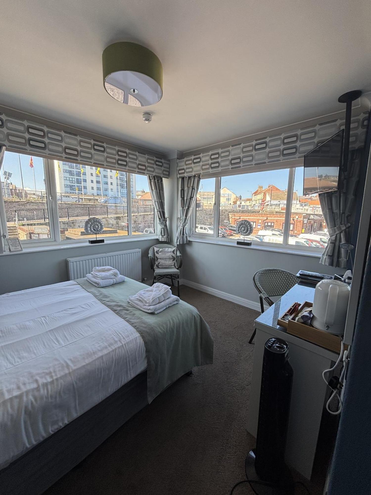 Salt On The Harbour Bed & Breakfast